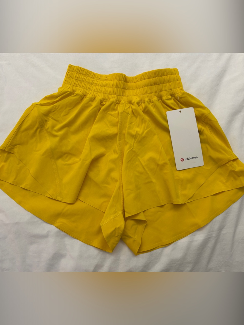 lululemon yellow shake it out high rise run short 2.5” nwt